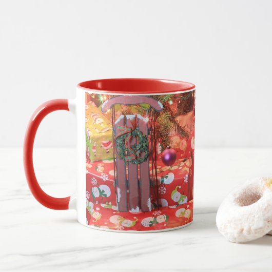 Weihnachtsgeschenke mit Schlitten-TASSE Tasse (Mit Donut)