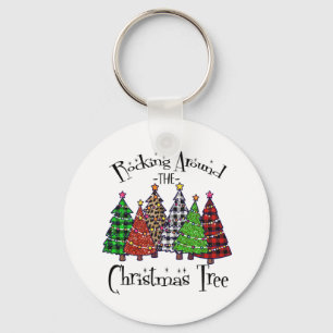Weihnachtsgeschenke rund um den Weihnachtsbaum Schlüsselanhänger