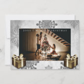 Weihnachtsgeschenke und Schneeflocken Fotokarte Go Feiertagskarte (Vorderseite)