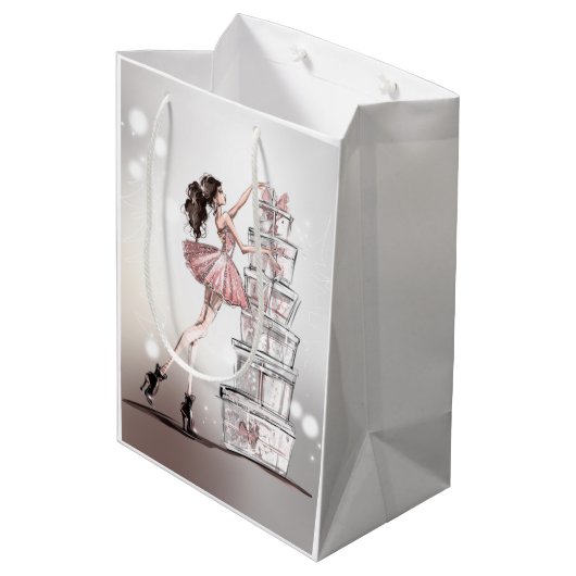 Weihnachtsgeschenktasche mit Mode Illustration. Mittlere Geschenktüte (Rückseite Schrägansicht)