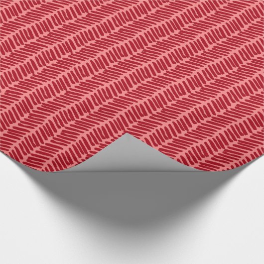 Weihnachtsgeschenkwrap mit Korallenrosa Zigzag Geschenkpapier (Ecke)