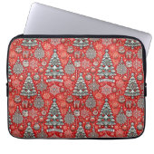 Weihnachtsgeschmack mit Bäumen, Schneeflocken Laptopschutzhülle (Vorderseite)