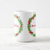 Weihnachtsgesteck mit roten Beeren Kaffeetasse (Mittel)