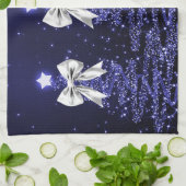 Weihnachtsglanzbäume Navy Faux Silberbogen  Geschirrtuch (Gefaltet)