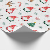 Weihnachtsgnome Reindeer Pattern Geschenkpapier (Ecke)