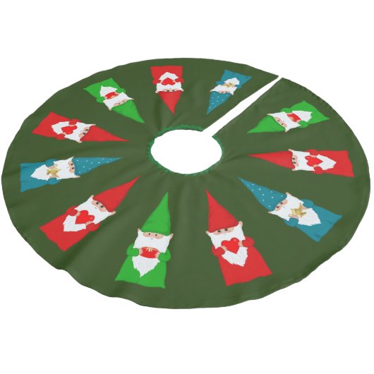 Weihnachtsgnomen auf Forest Green Polyester Weihnachtsbaumdecke (Schrägansicht)