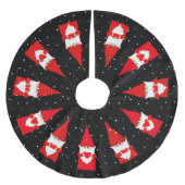 Weihnachtsgnomen auf Schwarz Polyester Weihnachtsbaumdecke (Vorderseite)