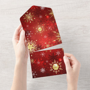Weihnachtsgoldschneeflocken auf rotem Hintergrund All In One Einladung