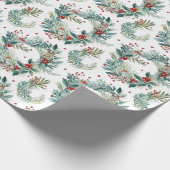 Weihnachtsgrün und Berries Moderne Weihnachten Geschenkpapier (Ecke)