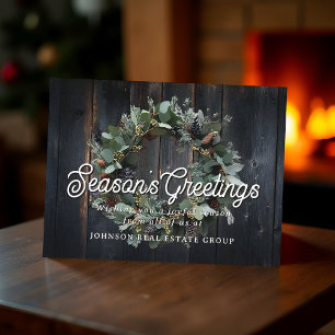 Weihnachtsgrüner Kranz und Holz-Saison-Grüße Postkarte