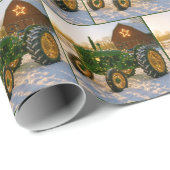 Weihnachtsgrüner Traktor mit leuchtenden Lichtern Geschenkpapier (Rolleneckpunkt)