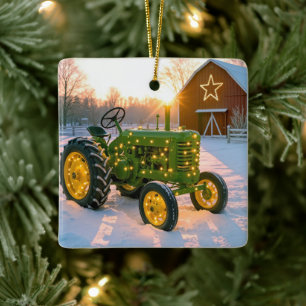 Weihnachtsgrüner Vintage-Traktor mit roter Scheune Keramikornament