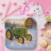 Weihnachtsgrüner Vintage-Traktor mit roter Scheune Pappteller (Party)