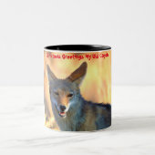 Weihnachtsgrüße Mein altes Coyote Zweifarbige Tasse (Mittel)