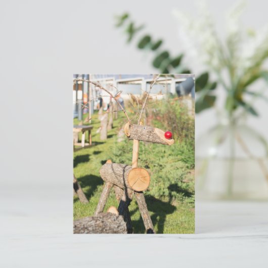 Weihnachtshirsche aus Holz Feiertagspostkarte (Stehend Vorderseite)