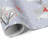 Weihnachtshirsche im Wald. Geschenkpapier (Rolleneckpunkt)