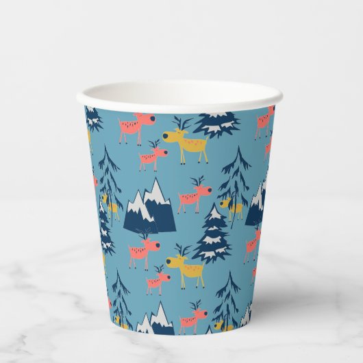 Weihnachtshirsche, Weihnachtsbäume, Berge Pappbecher (Vorderseite)