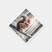 Weihnachtshörnchen auf dem Zweig des Schneebaumes Serviette (Ecke)