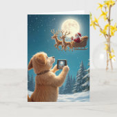 Weihnachtshund fotografiert den Weihnachtsmann in  Karte (Gelbe Blume)