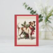 Weihnachtshund mit Red Bow und Holly Postkarte (Stehend Vorderseite)