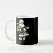 Weihnachtsjagd in der Santa Camouflage Kaffeetasse (Links)
