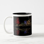 Weihnachtskaffee-Tasse des Feuermanns Zweifarbige Tasse (Links)