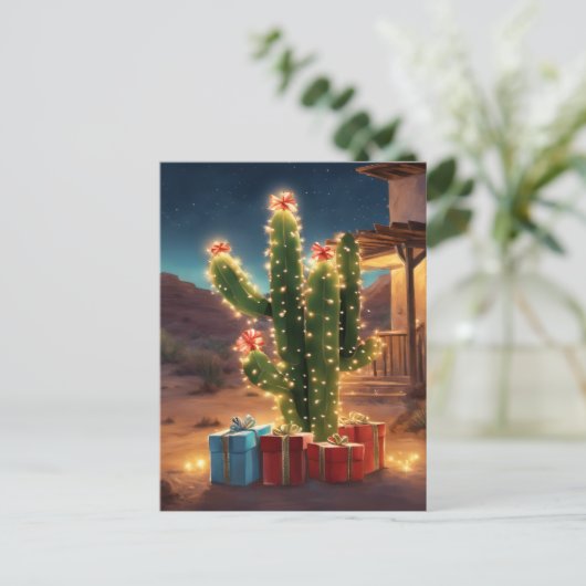 Weihnachtskaktus mit Geschenken vor einem Haus Postkarte (Stehend Vorderseite)