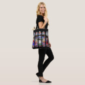 Weihnachtskarte mit Glasmalerei-Krippenszene Tasche (Am Model)