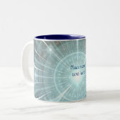 Weihnachtskathedralfenster Zweifarbige Tasse (Vorderseite Links)