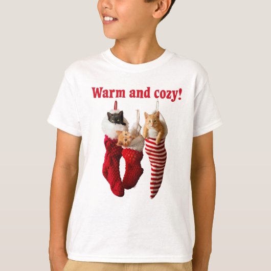 Weihnachtskätzchen in den Strümpfen T-Shirt (Vorderseite)