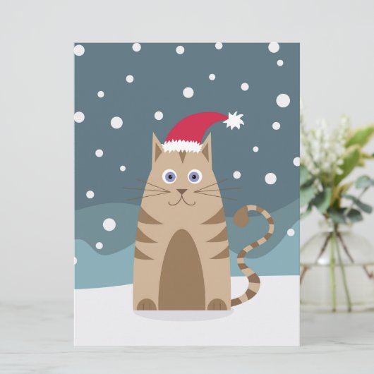 Weihnachtskatze mit Weihnachtsmannmütze in Schneew Karte (Stehend Vorderseite)