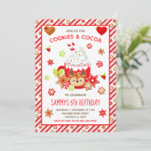 Weihnachtskekse und Kakao Geburtstag Rot Einladung (Stehend Vorderseite)