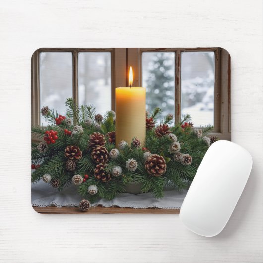 Weihnachtskerze in einem Kiefernarrangement Mousepad (Mit Mouse)