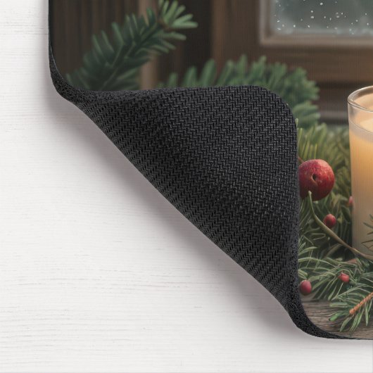 Weihnachtskerze in Kiefernzweigen Mousepad (Ecke)