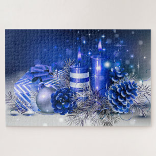 Weihnachtskerzen, Kiefernkonen, Ornamente und Gesc Puzzle