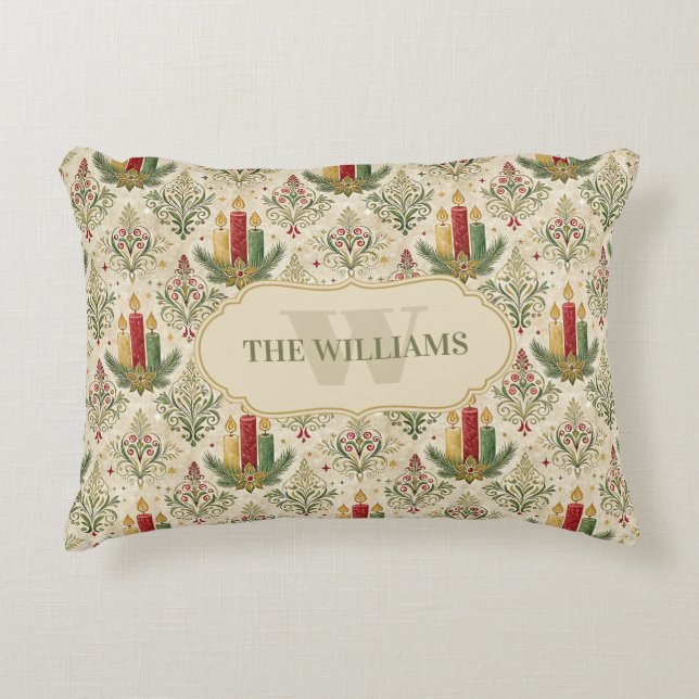 Weihnachtskerzen und Ornamente Monogramm Dekokissen (Vorderseite)