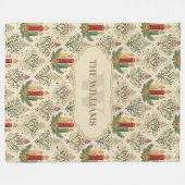 Weihnachtskerzen und Ornamente Monogramm Fleecedecke (Vorderseite (Horizontal))