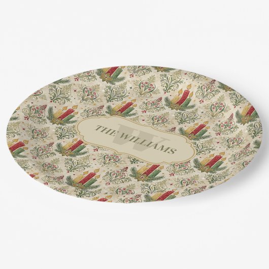 Weihnachtskerzen und Ornamente Monogramm Pappteller (Schrägansicht)