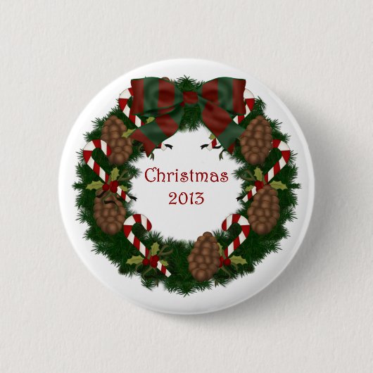 Weihnachtskiefern-Kegel-Kranz 2013 mit Text Button (Vorderseite)