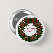 Weihnachtskiefern-Kegel-Kranz 2013 mit Text Button (Vorne & Hinten)