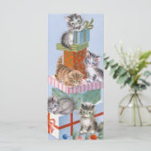 Weihnachtskitten auf Weihnachtsgeschenke (Stehend Vorderseite)