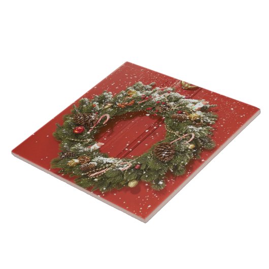 WeihnachtsKranz, der an einer Tür hängt Fliese (Seite)