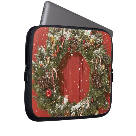 WeihnachtsKranz, der an einer Tür hängt Laptopschutzhülle (Vorne Rechts)