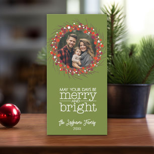 Weihnachtskranz im Foto - Zweige und Beeren Feiertagskarte