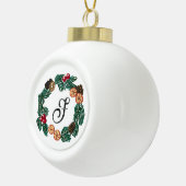 Weihnachtskranz mit individualisierbarem Anfangsbu Keramik Kugel-Ornament (Rechts)