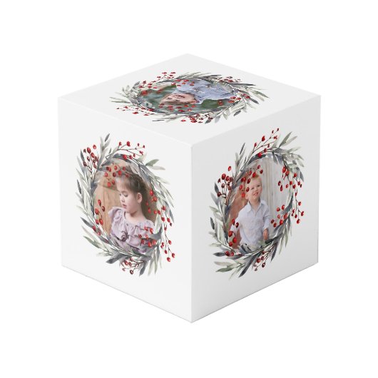 Weihnachtskranz, rote Beeren und Blätter Foto Würfel (Rückseite Schrägansicht)