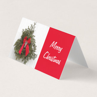 Weihnachtskranz und Roter Bogen