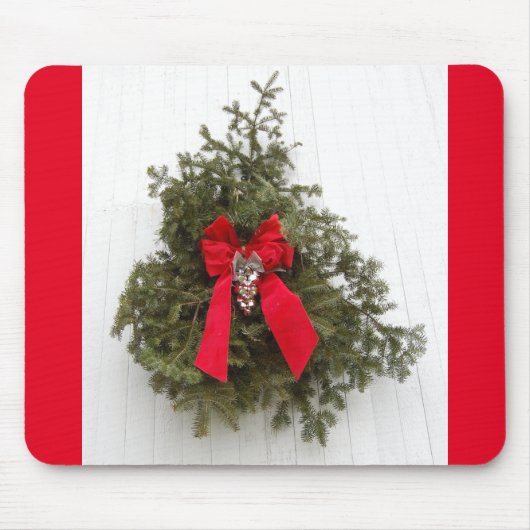 Weihnachtskranz und Roter Bow im Stall Mousepad (Vorne)