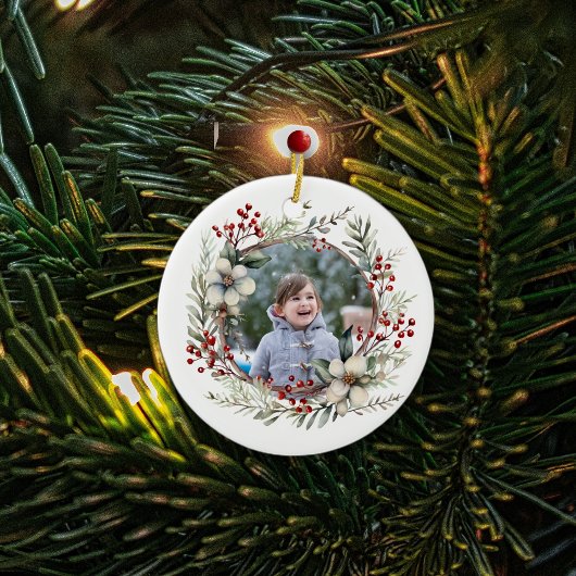 Weihnachtskranz, weiße Blume, Foto mit roten Beere Keramik Ornament