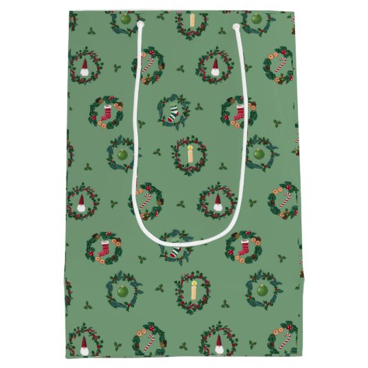 Weihnachtskränze auf Grün Mittlere Geschenktüte (Rückseite)